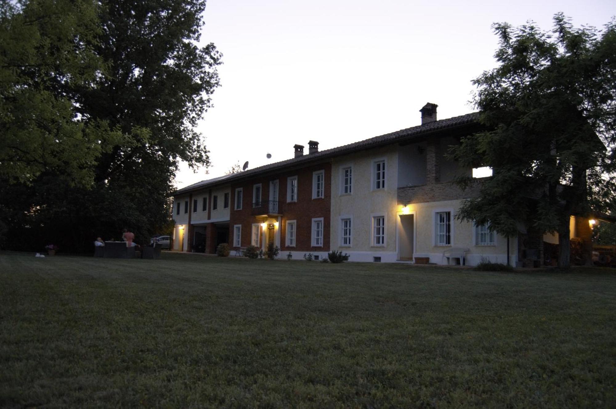 Guest House La Carolina Tigliole Dış mekan fotoğraf